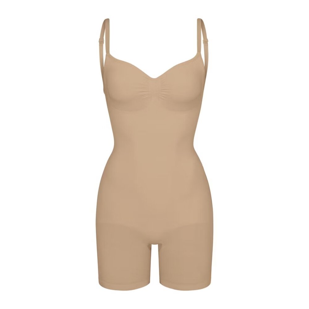 SKIMS Sculpting Bodysuit Shapewear with Legs Size S/M  NEW!